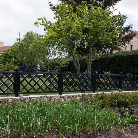 Hospederia Gemma Hotel La Lastrilla Bagian luar foto