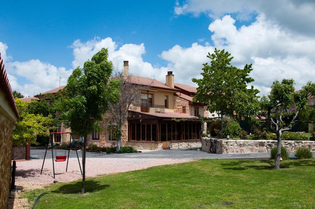 Hospederia Gemma Hotel La Lastrilla Bagian luar foto